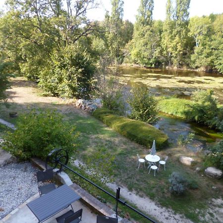 Le Moulin De Cors Bed & Breakfast Oulches ภายนอก รูปภาพ