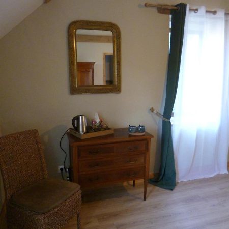 Le Moulin De Cors Bed & Breakfast Oulches ภายนอก รูปภาพ