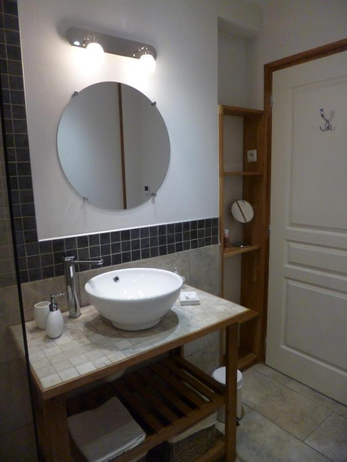 Le Moulin De Cors Bed & Breakfast Oulches ภายนอก รูปภาพ