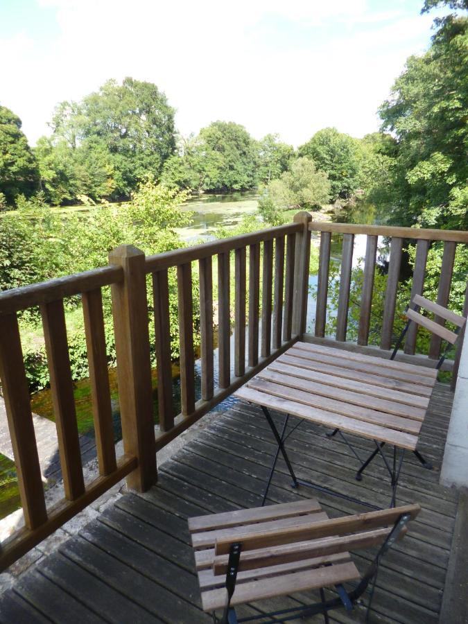 Le Moulin De Cors Bed & Breakfast Oulches ภายนอก รูปภาพ