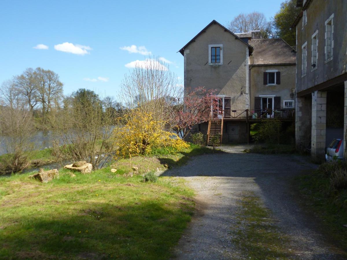 Le Moulin De Cors Bed & Breakfast Oulches ภายนอก รูปภาพ