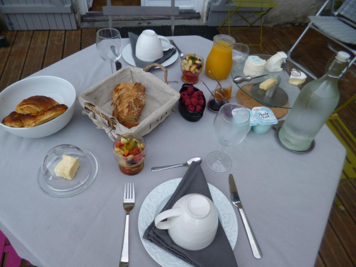 Le Moulin De Cors Bed & Breakfast Oulches ภายนอก รูปภาพ