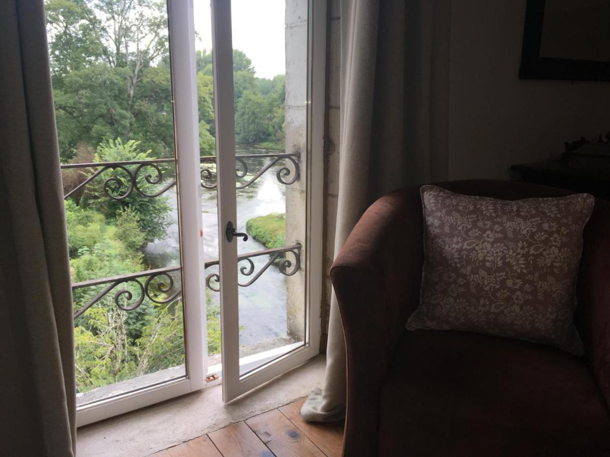 Le Moulin De Cors Bed & Breakfast Oulches ภายนอก รูปภาพ