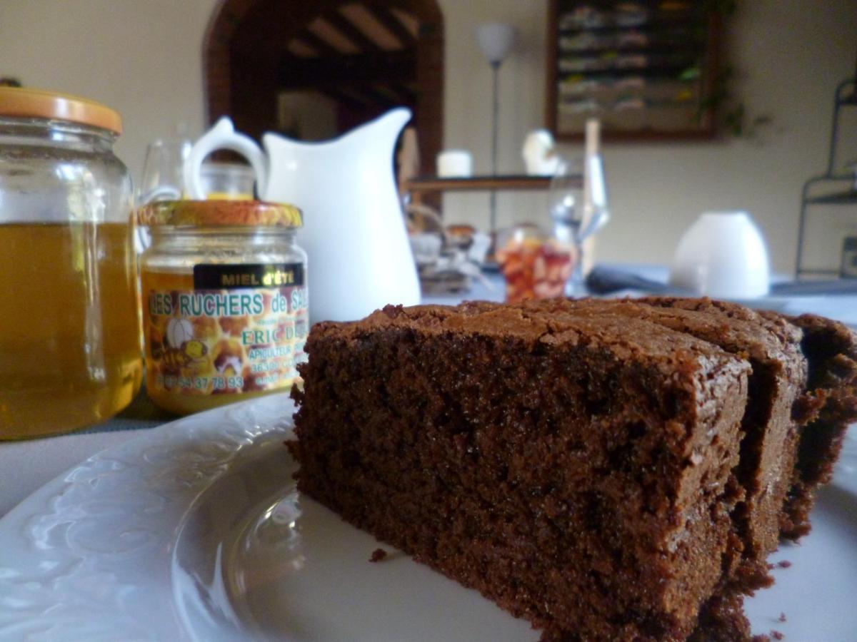 Le Moulin De Cors Bed & Breakfast Oulches ภายนอก รูปภาพ