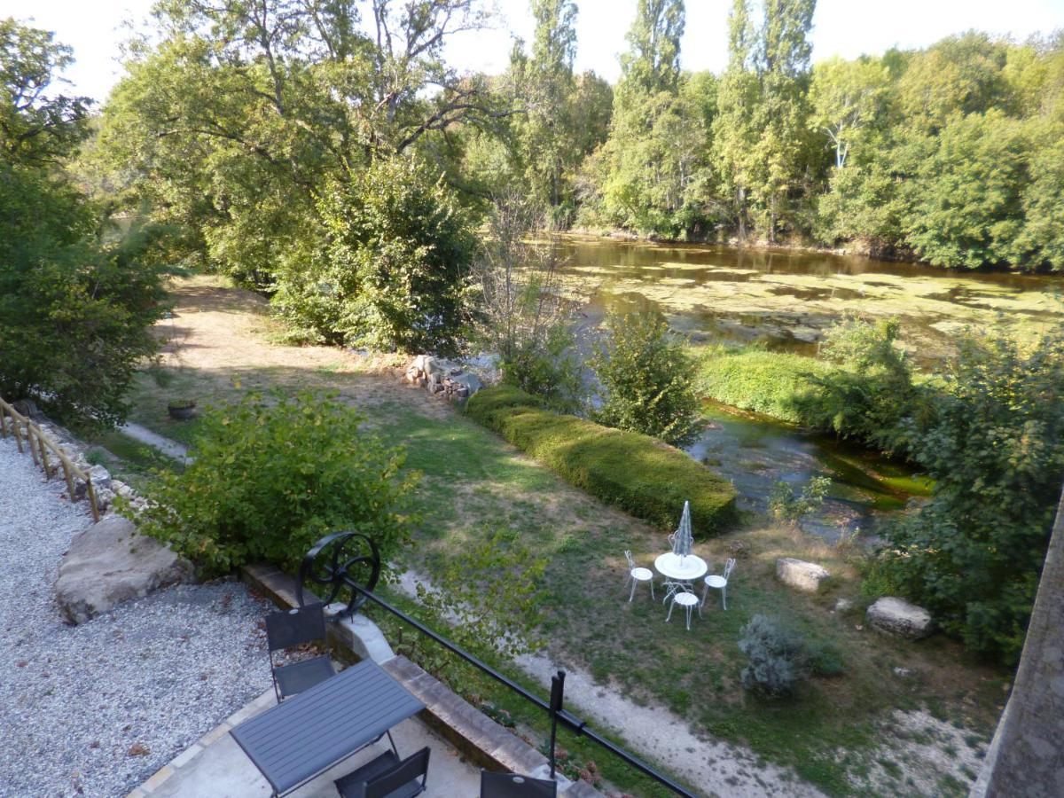 Le Moulin De Cors Bed & Breakfast Oulches ภายนอก รูปภาพ
