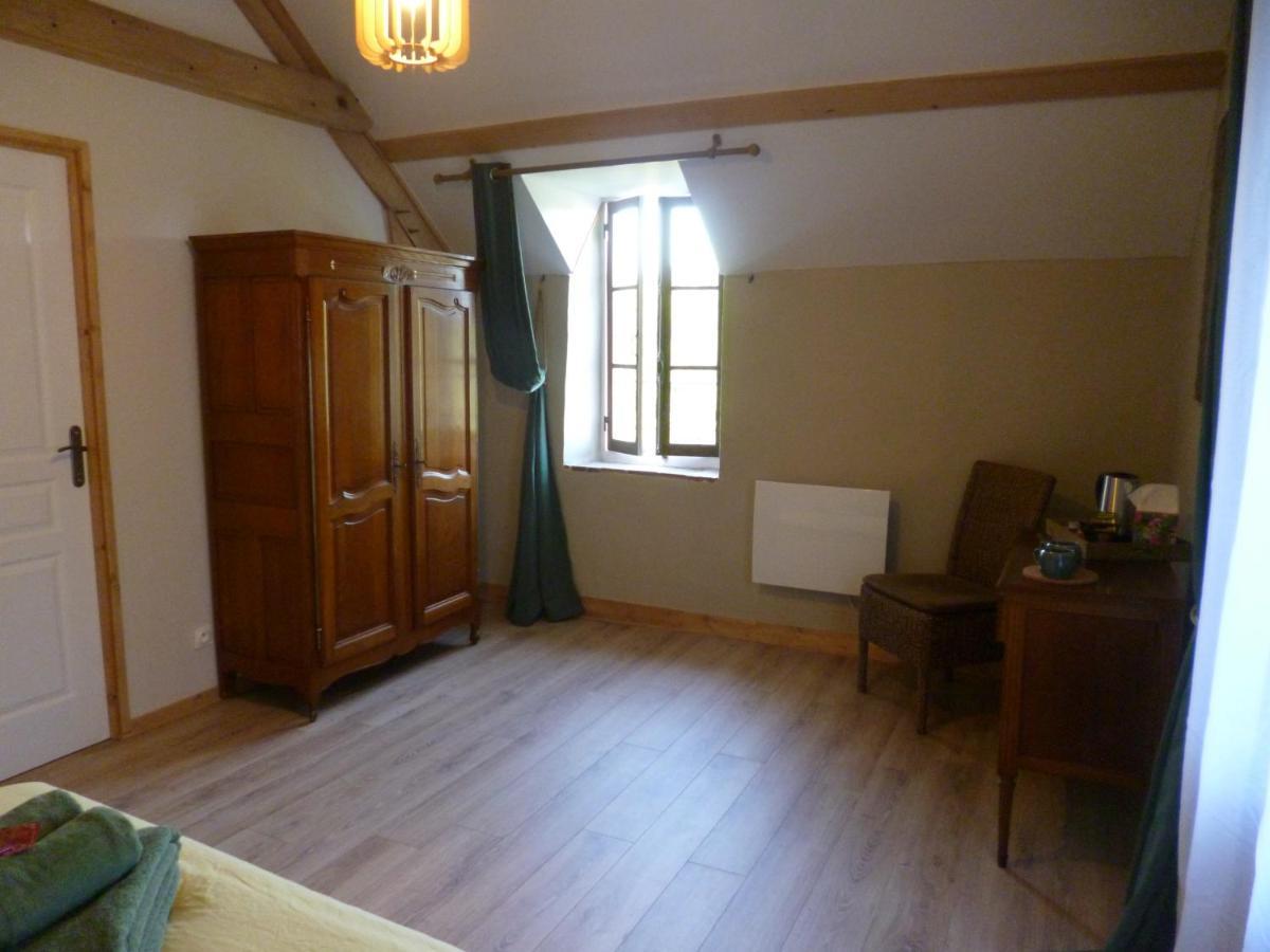 Le Moulin De Cors Bed & Breakfast Oulches ภายนอก รูปภาพ