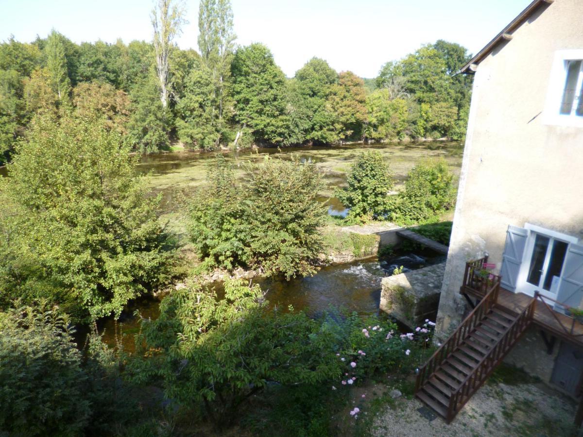 Le Moulin De Cors Bed & Breakfast Oulches ภายนอก รูปภาพ